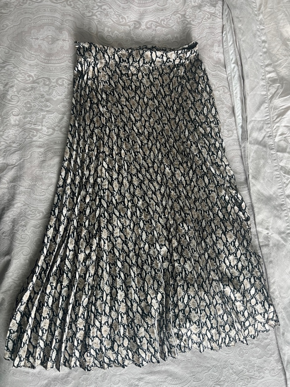 All in Favor Metallic Snake-Print Pleated Midi Skirt - Silver & Black